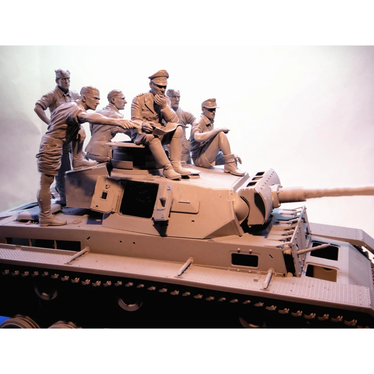 

1/16 Resin figure unpainted model Kit, military theme, (6 people without tank) unassembled and unpainted GK,725R