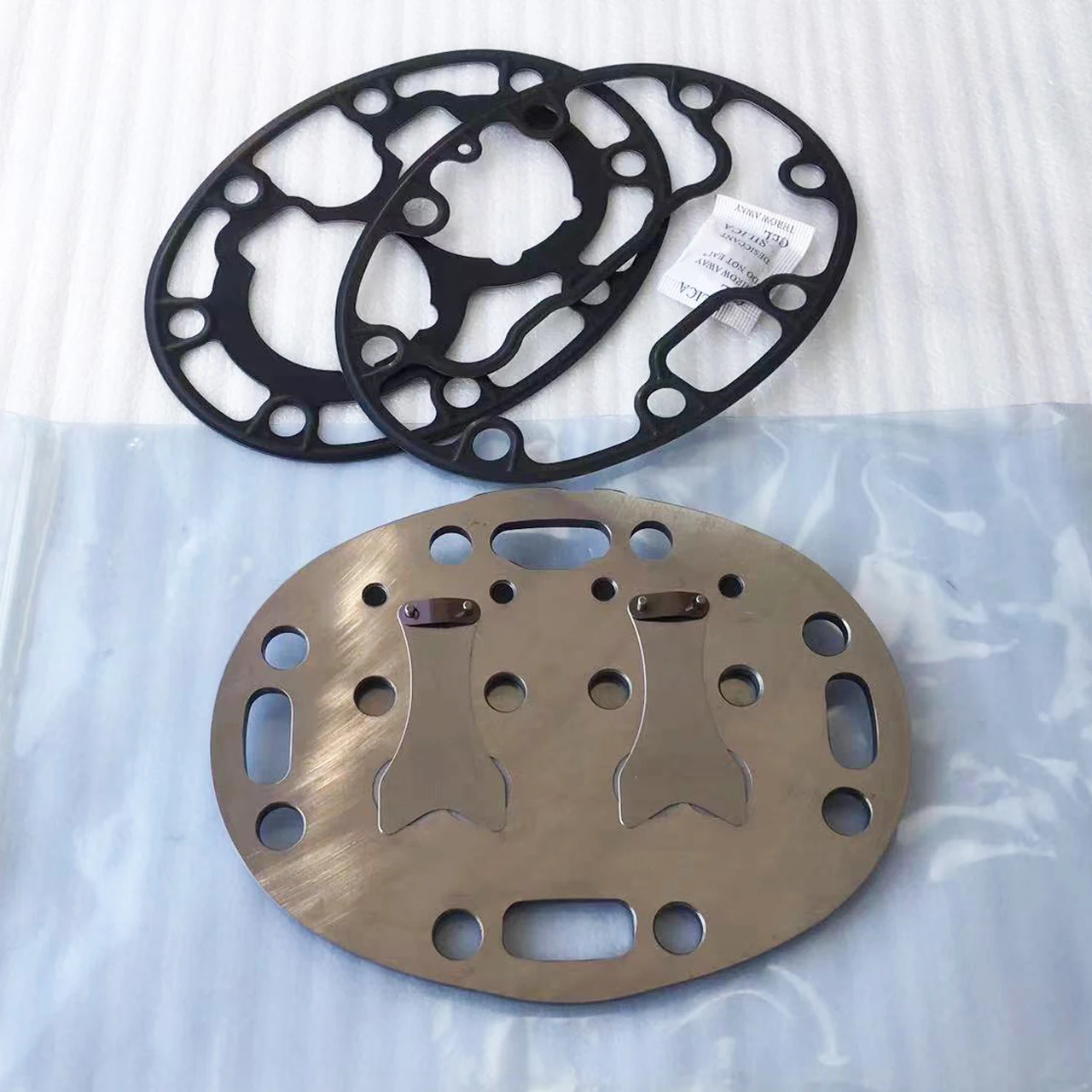 Carrier Transicold 05G Compressor Spare Parts 17-44742-00 Center Valve Plate
