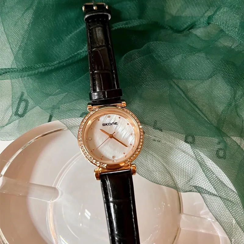 SKONE Specially high-end diamond inlaid wristwatch with simple and fashionable temperament, retro quartz women's watch
