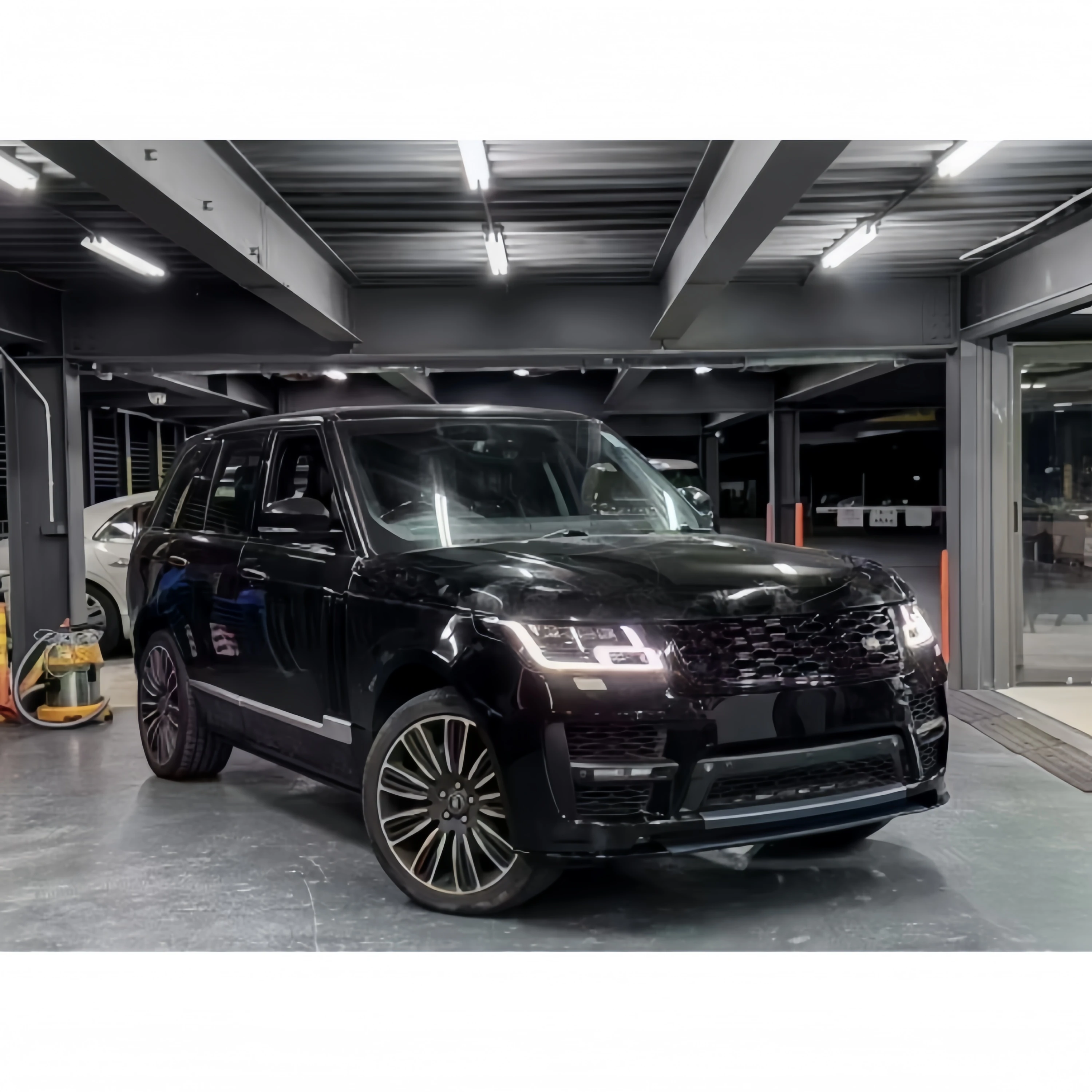 Car Parts Body Kit for Land-rover Range-Rover Vogue 2014-2017 to SVO  Front Rear Bumper with Grille,headlights,taillights,hood