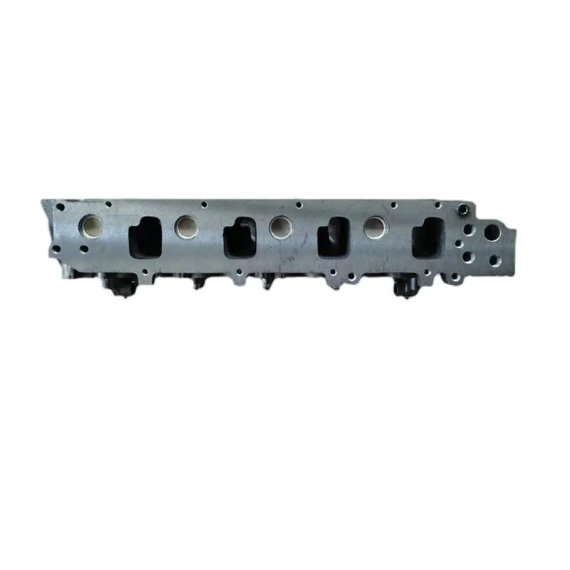 Auto Engine Parts  Engine Cylinder Head 4HG1 Four-cylinder Cast Iron Cylinder Head for Japan Isuzu