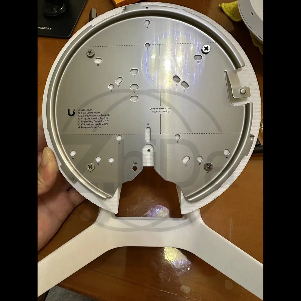 Universal Ceiling M…