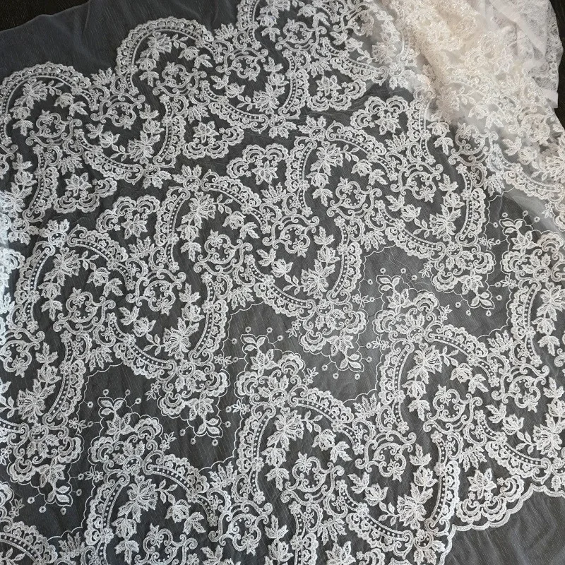 アフリカの重厚なビーズレース生地、ナイジェリアのスパンコール、フランスのチュール、結婚式のパーティー用素材、アフリカの縫製用ビーズレース生地