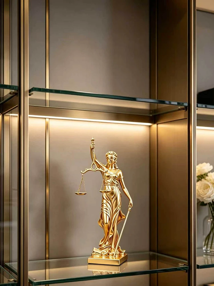 Luxury Golden Statue of Justice Art Sculpture Ornament Living Room Entrance TV Cabinet Desktop Statuette Decoration Gift