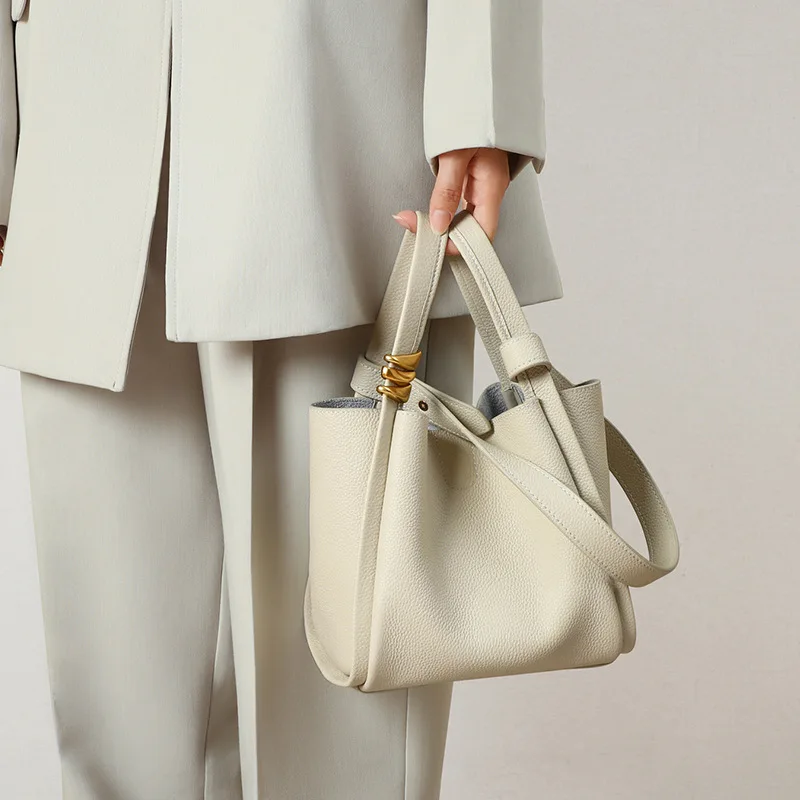 

Simple Solid Colour Women Bag Fashion New Head Layer Cowhide Shoulder Bag Versatile Fashion Leisure Genuine Leather Handbag