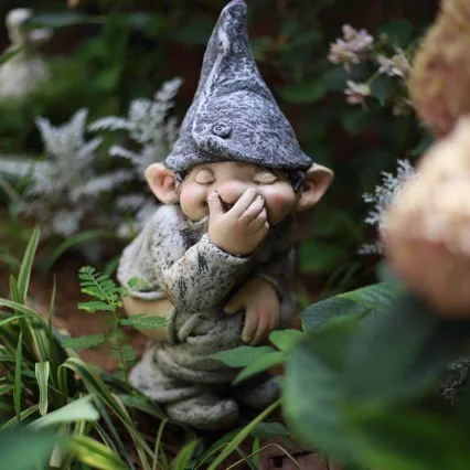 New garden ornaments garden gnome pull stinky dwarf resin crafts garden gnome