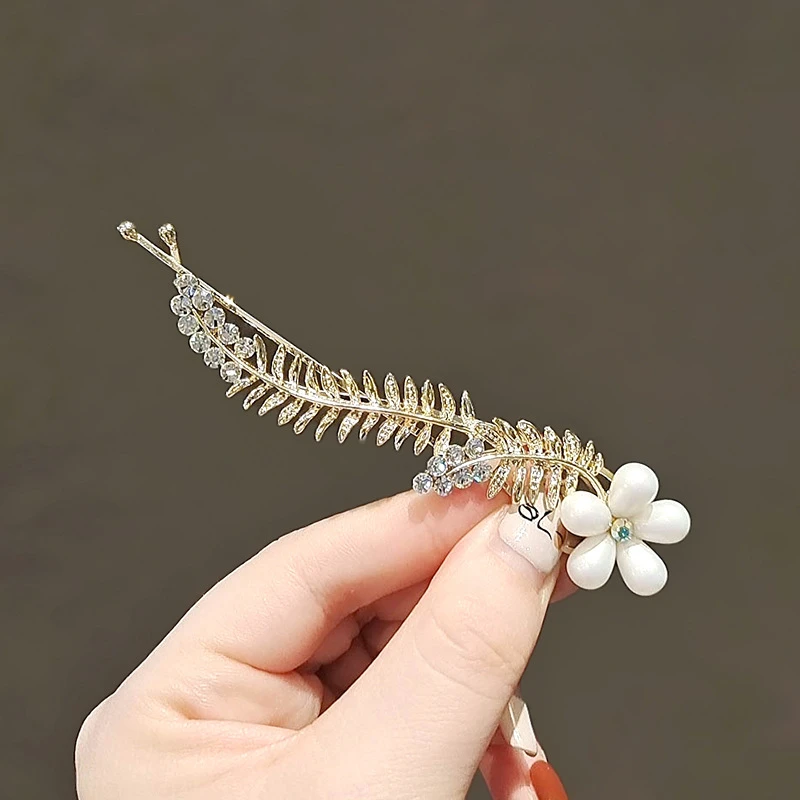 Creamy Flower Gold Plated Hair Clip with Diamond-like One Side Clip Sweet Girl Curved Buckle Hair Accessory