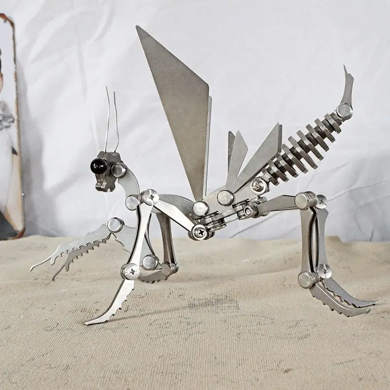 Stainless steel metal assembly model, adjustable, mantis beast, home office desktop, decorative ornaments ornaments