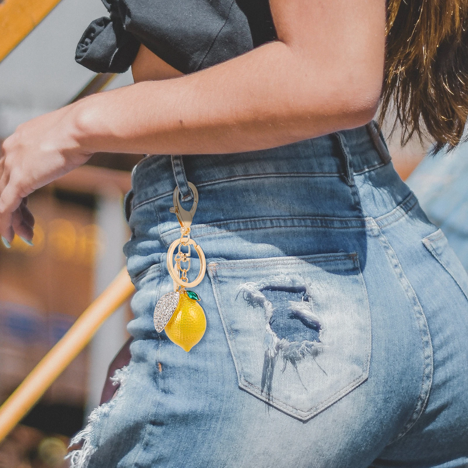 

Rhinestone Lemon-Shaped Decorative Bag Metal Ring Hanging Ornament Festive Gift Delicate Fruit Design Keychain Luggage