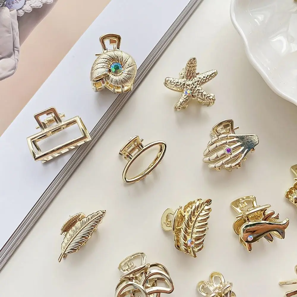 Small Hollow Starfish Metal Shell Hair Claw Clips Simple Mini Gold Geometric Bangs Barrettes Crab Clip for Women Girls Daily