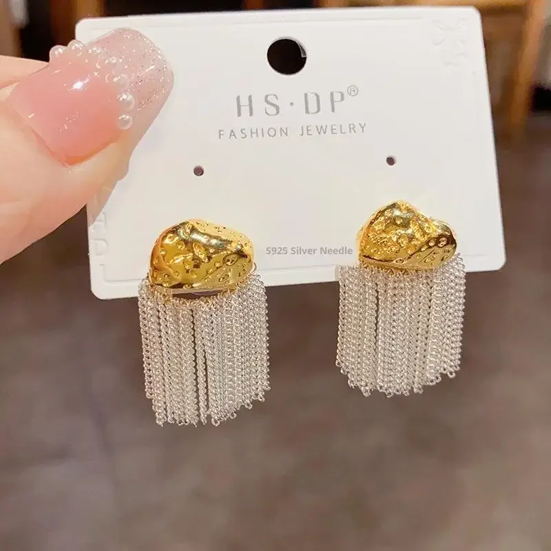 الفرنسية الفاخرة الفضة الأبيض شرابة الأقراط أزياء المرأة الفضة إبرة القرط الملحقات