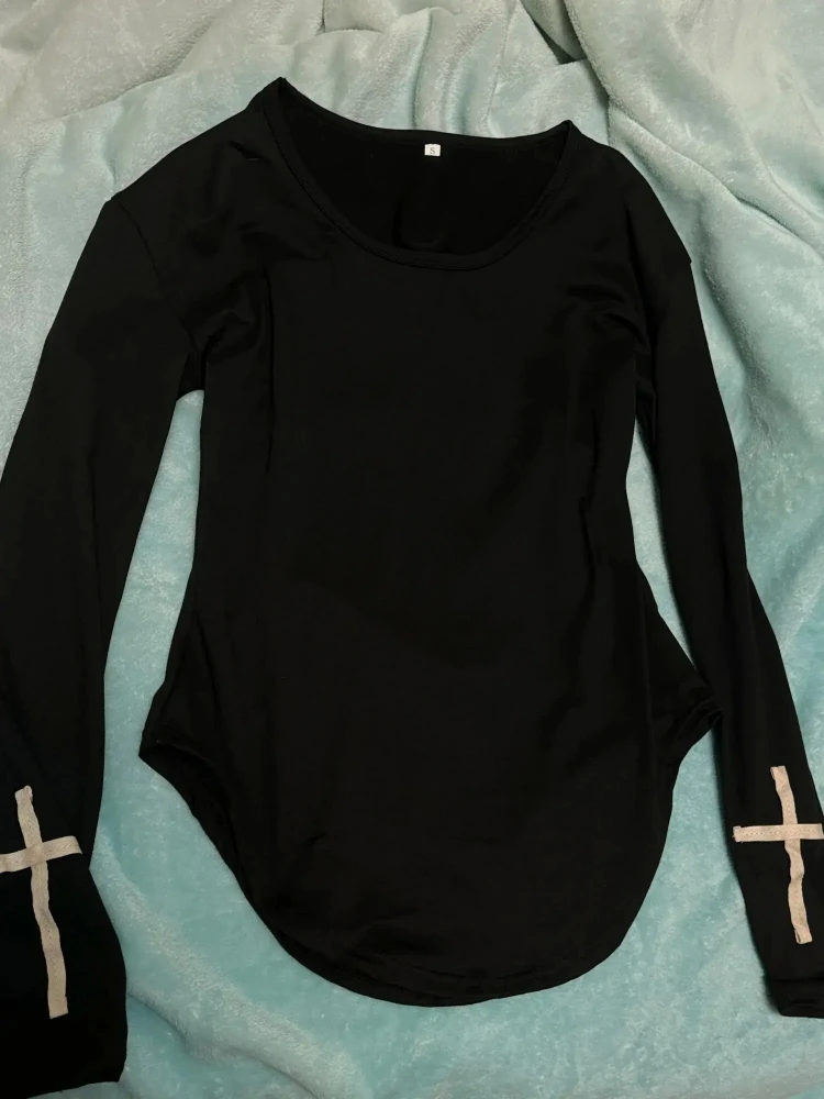 

INS Cross Patch Gothic Slimming Curved Hem Long Sleeved Versatile T-shirts Y2K Streetwear Aesthetics Fashion Retro Harajuku Tops