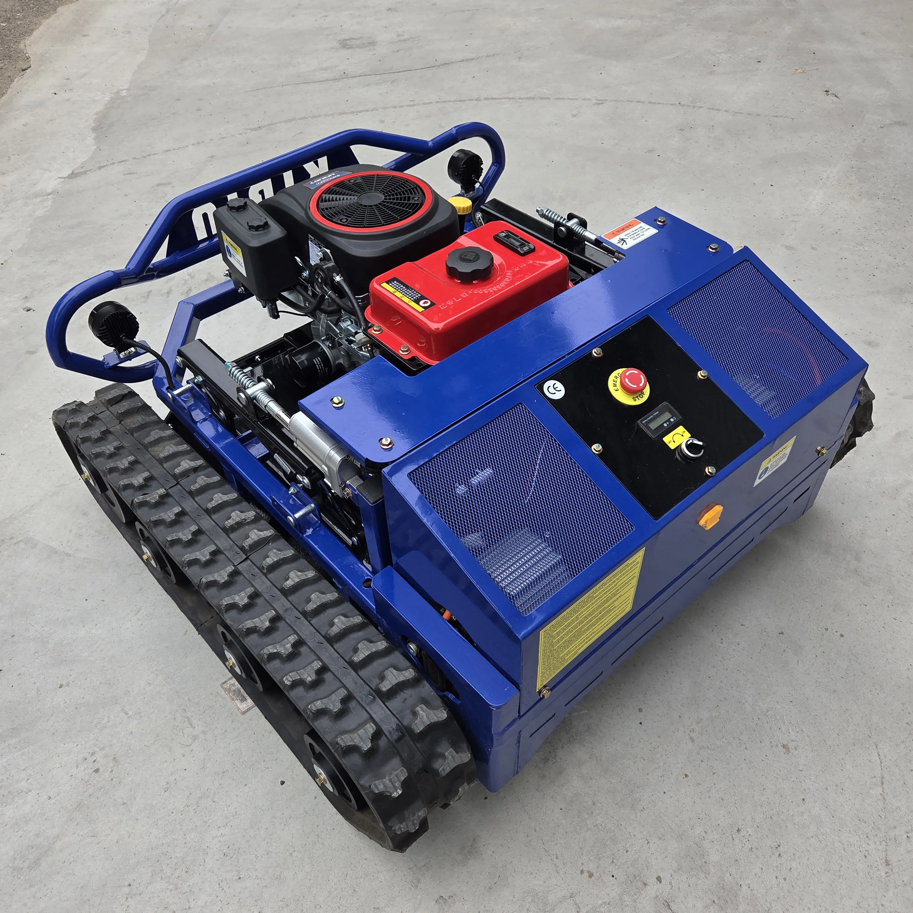 ¡Versatile y todo terreno! Cortacésped con orugas con control remoto: ¡perfecta tanto para césped casero y terrenos inclinados!