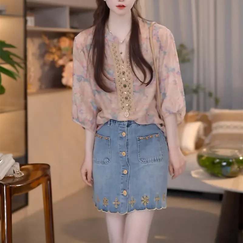 

Designed V-neck Temperament Shirt Summer New Style Fashionable Loose Shirt