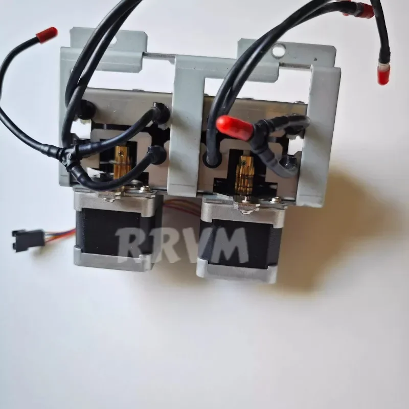 

Новый оригинальный насосный узел Roland LEF-300 (ASSY,PUMP W SV LEF-300) - 6000004226