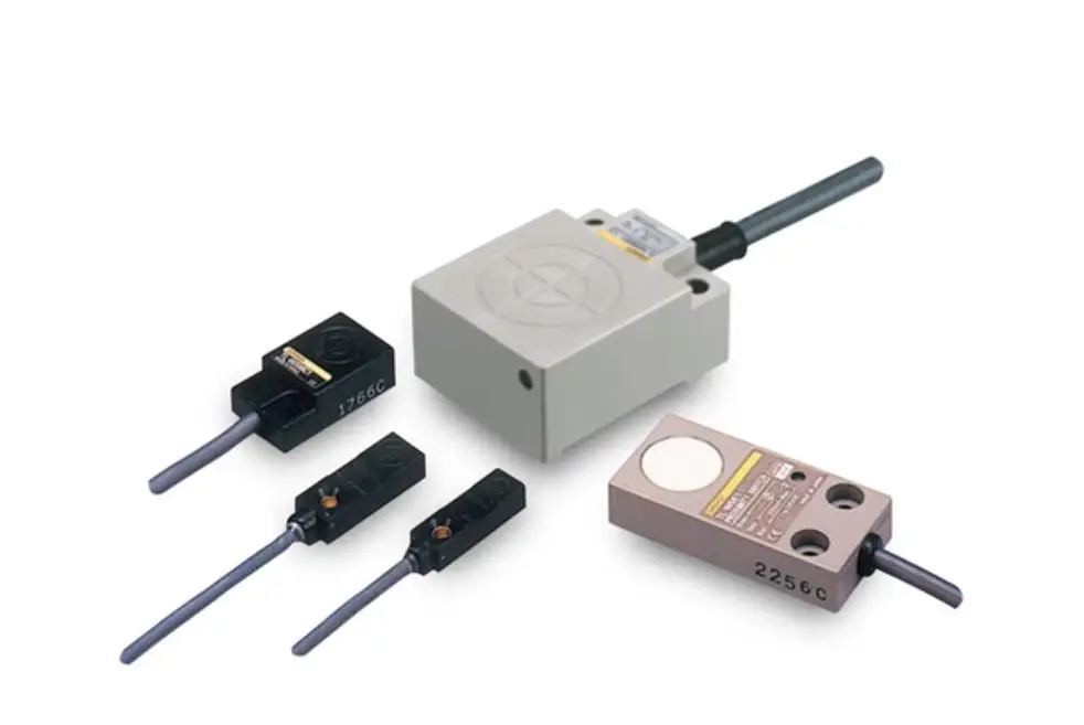 Расстояние обнаружения Датчик приближения 5 мм