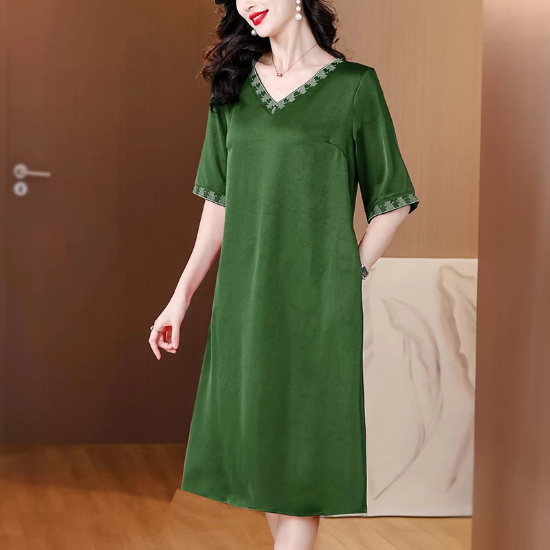 فستان صيفي رسمي من الساتان والحرير الفاخر ميدي فستان نسائي عتيق مطرز للشاطئ بوهو 2025 فستان أنيق غير رسمي للحفلات