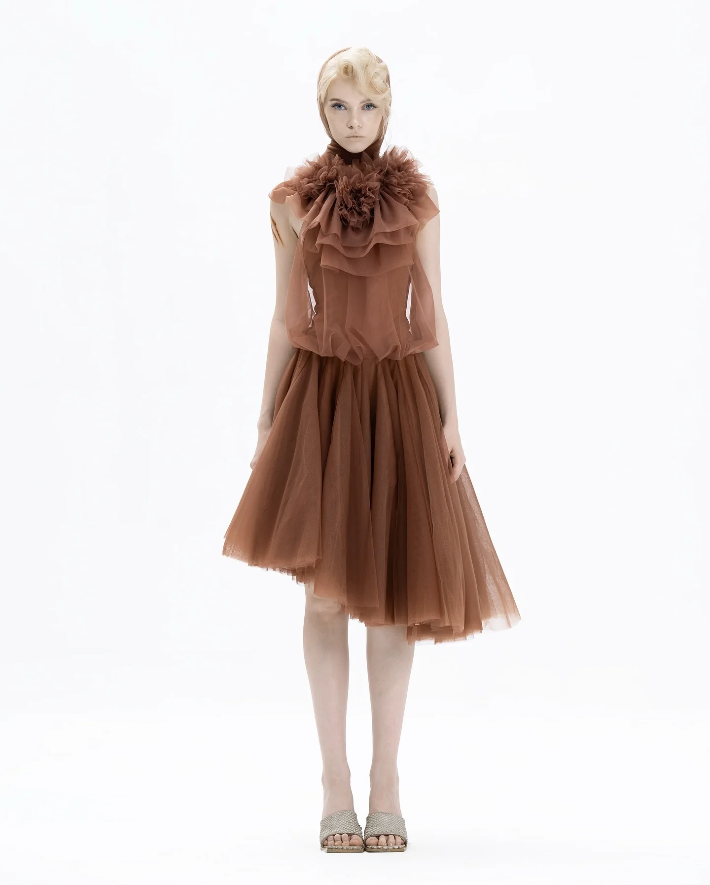 Elegante marrom de malha de gola alta vestidos de baile chique sem mangas chiffon midi vestido de festa inchado em camadas tule floral vestido de festa linha a