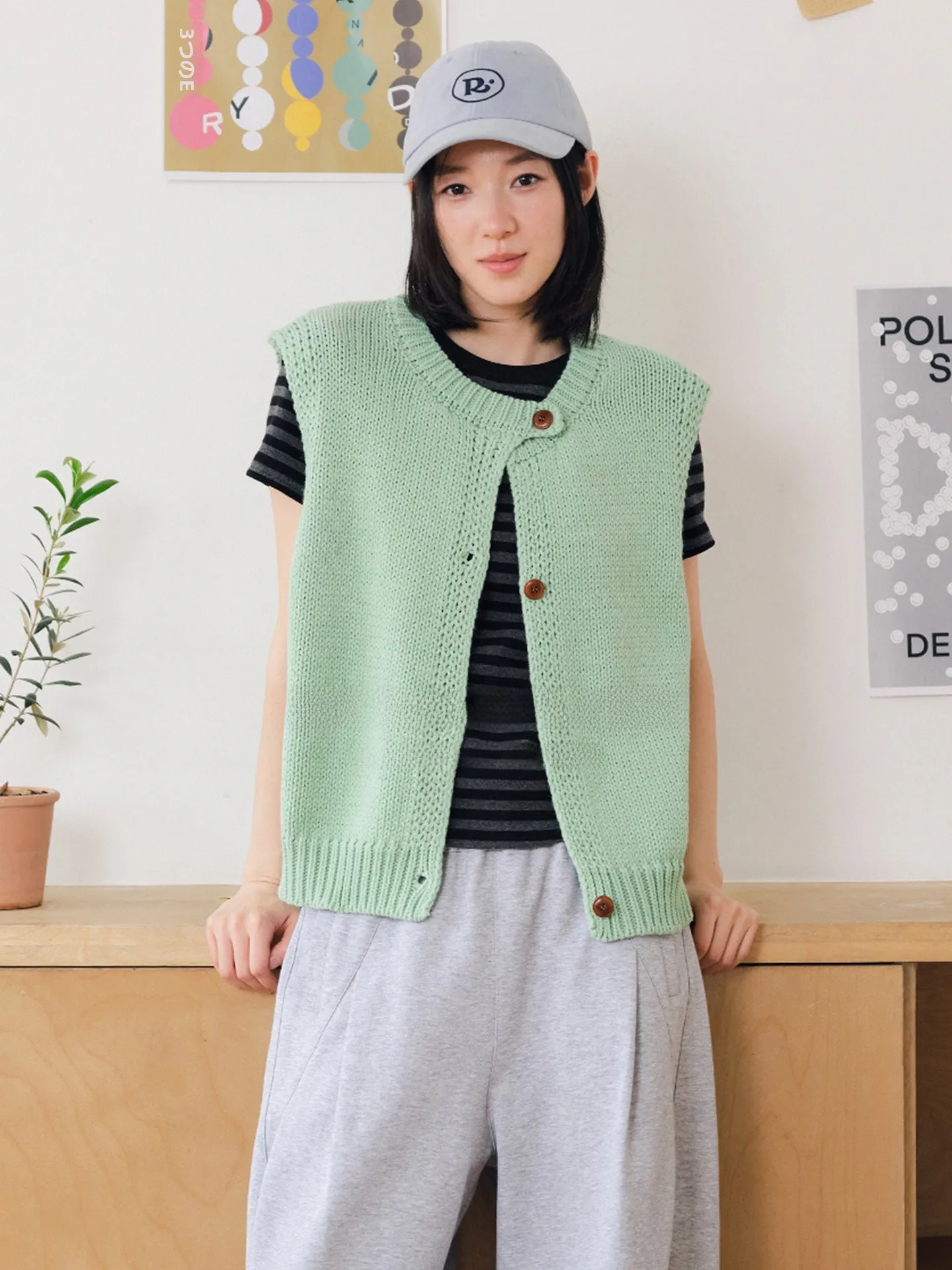 

Spring Knitted Cotton Candy Vest Multi-Color round Neck Layering Bird And Deer Design Soft Warm Casual Style Women's Top