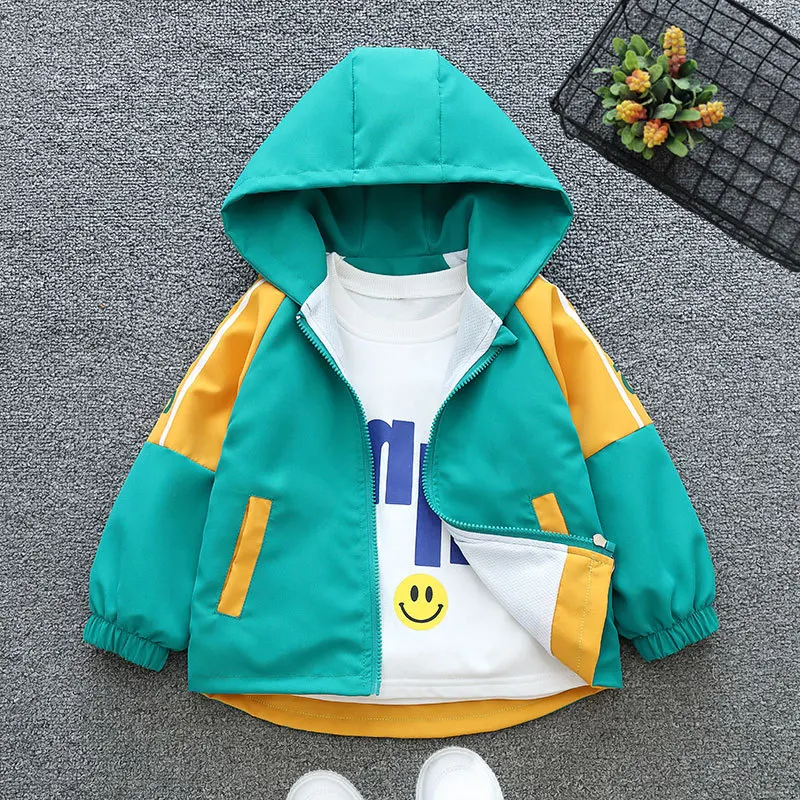 Frühling Herbst Neue Jungenjacke Modische Buchstaben-Patchwork Kapuzen-Sportjacke für 2 3 4 5 6 7 Jahre alte Kinder Oberbekleidung Kinderkleidung – Detail 2