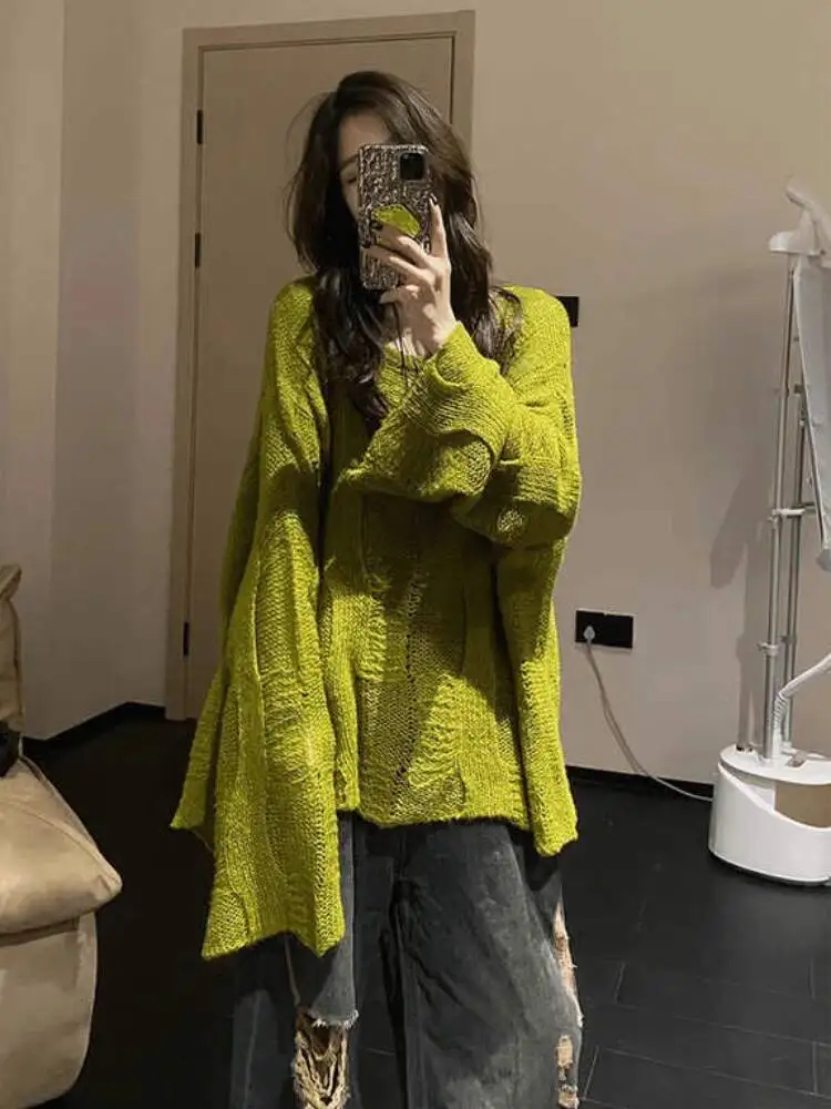 French Retro Green Hollow Knitted Top for Women 2025 Spring Autumn Thin Loose Niche Design Lazy Aesthetic