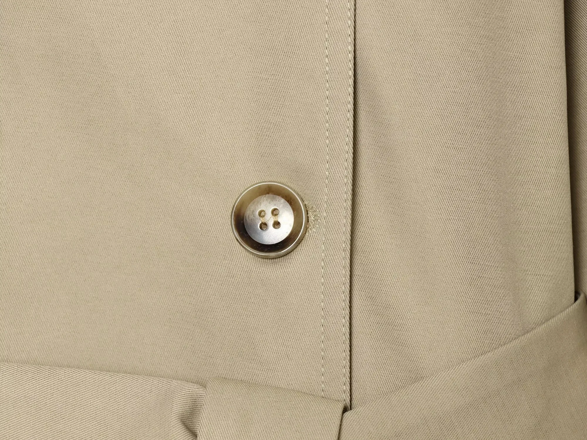 Damen 2026 Neue Modekollektion Khaki Eleganter Doppelreihiger Gürtel-Trenchcoat mit Schulterklappen Kurzer Windbreaker Damen-Oberbekleidung – Detail 9