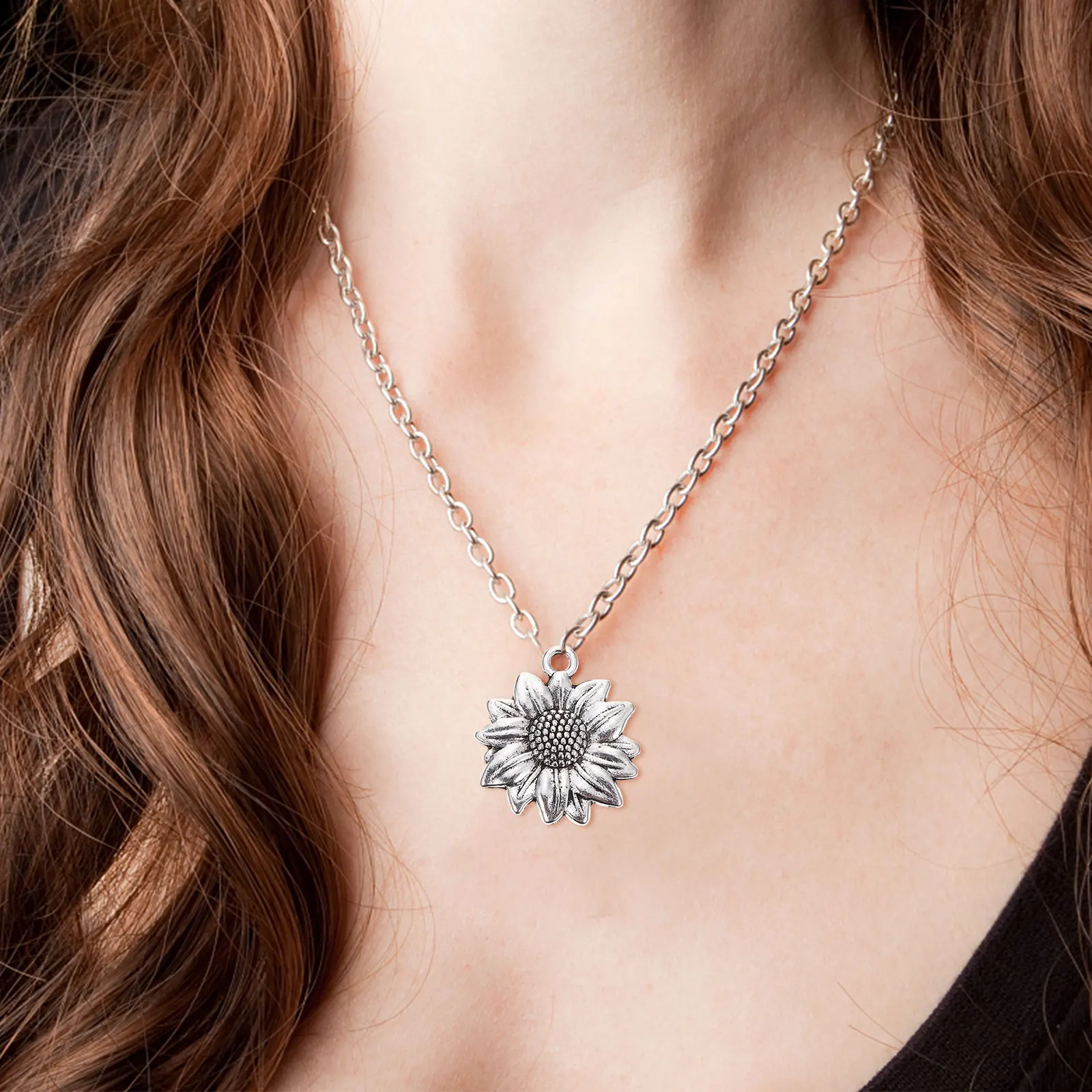 

100 Pcs Decorate Alloy Sunflower Jewelry Accessories Silver Charm Sunflowers Shape Key Pendants