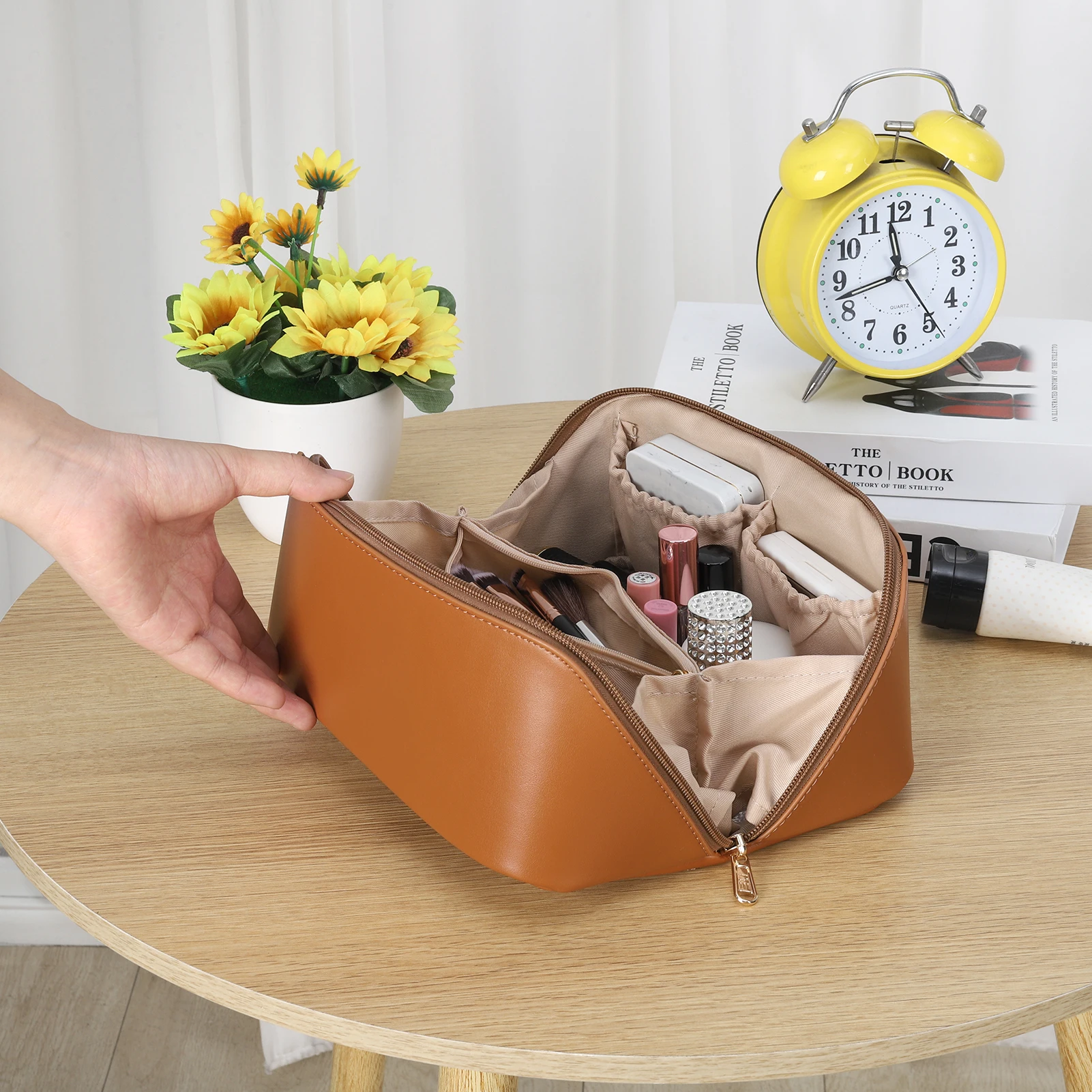 Bolsa de maquiagem de viagem com divisor e alça, couro PU portátil, bolsa de higiene pessoal impermeável, grande capacidade, sacos cosméticos para mulheres