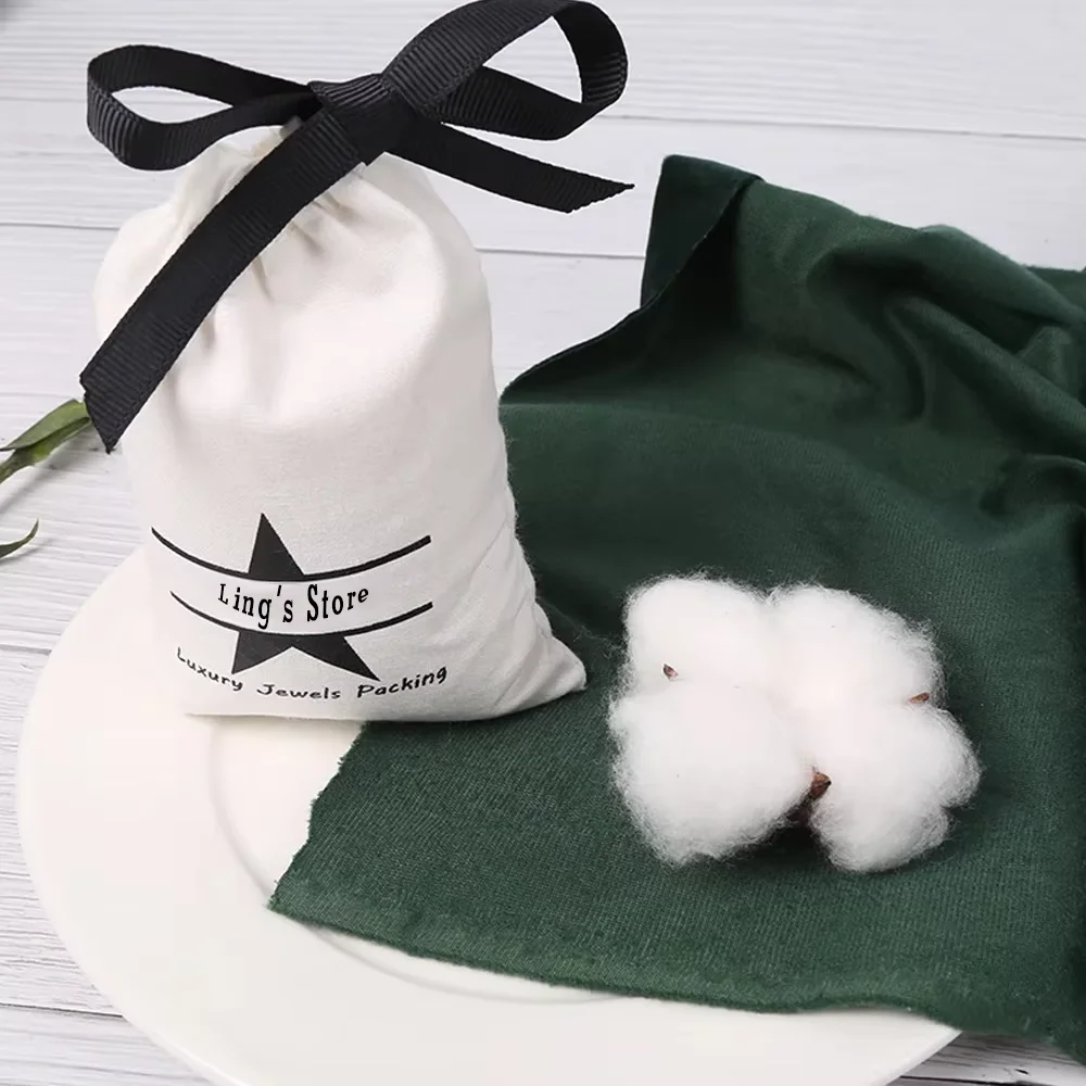 

50/100 шт., белый холст с логотипом, хлопковая сумка из мешковины на шнурке, подарочная сумка, кольцо, серьги, кулон, органайзер для упаковки ювелирных изделий