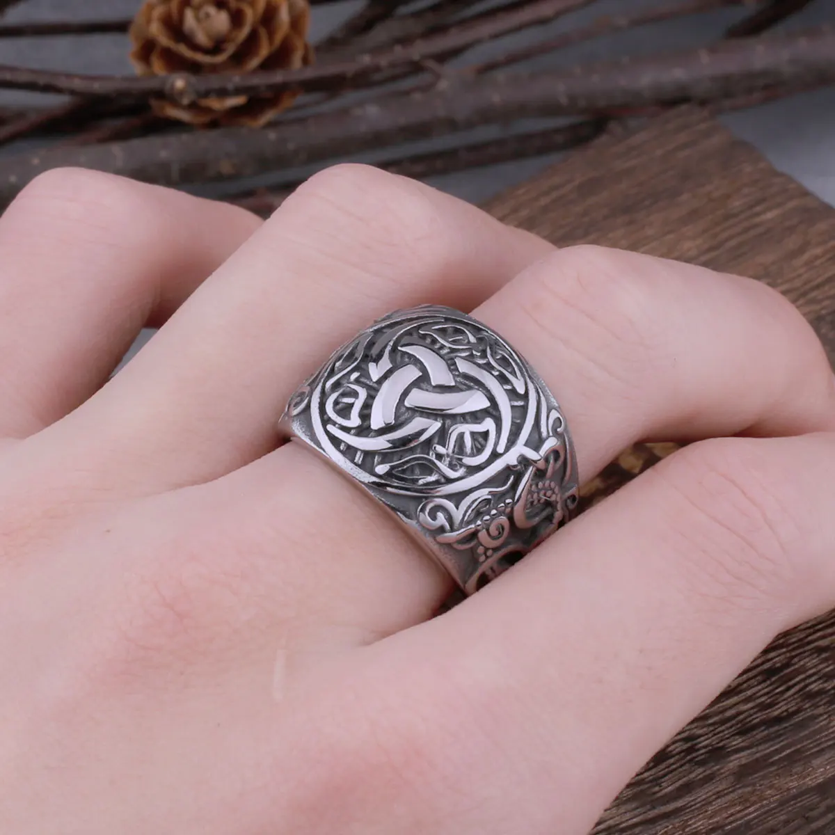 

Viking Odin Warrior Rune Valknut Stainless Steel Ring Men's Creative Charm Locomotive Boyfriend Ring with Valknut Wooden Box
