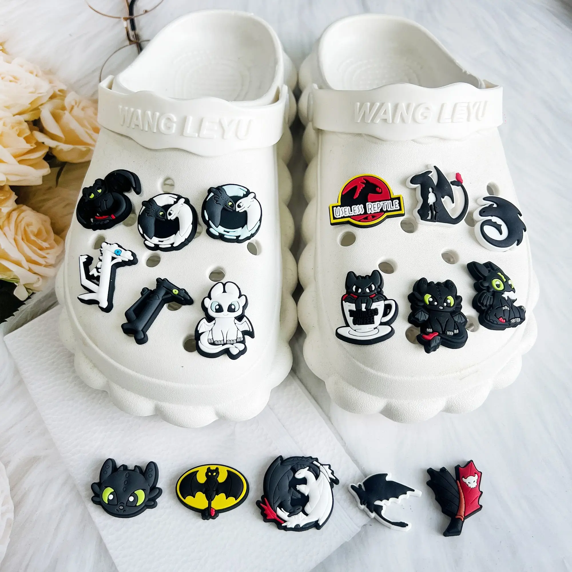 5-10pcs Cartoon Toothless Baby Clog Accessories Decorative DIY Parts Detachable Shoe Top Fun Novel Decorations view 4