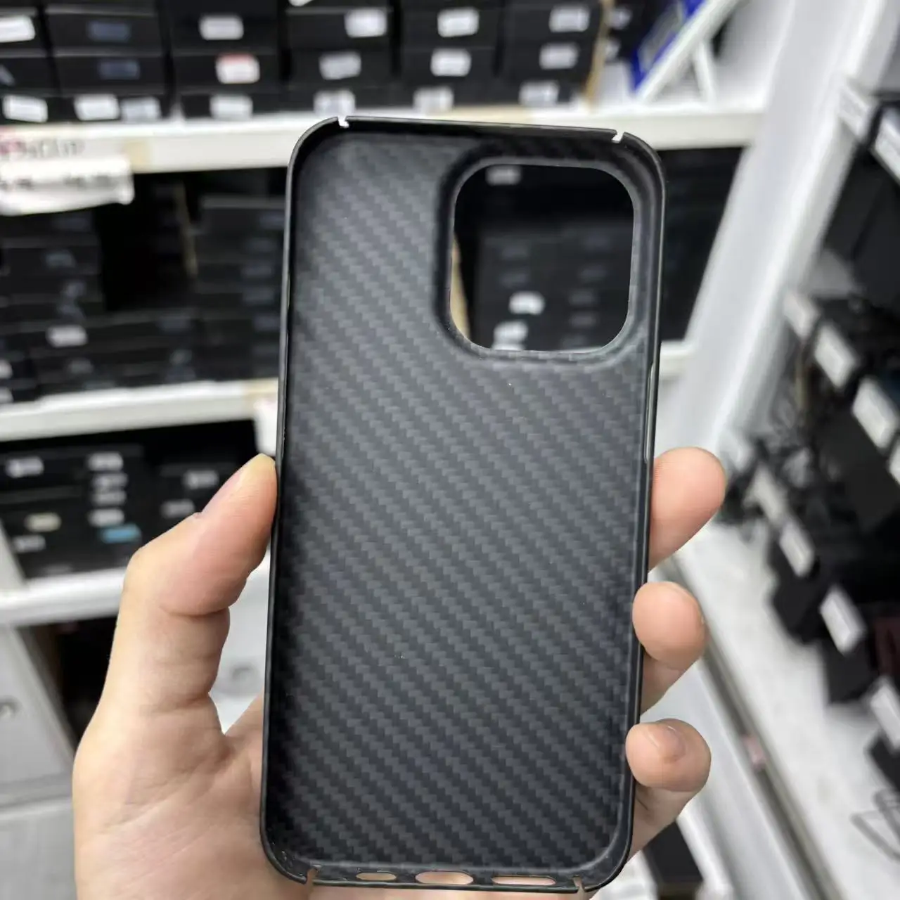 Etui do iPhone 13/14/15/16 Pro Max, wykonane z czystego włókna węglowego, z precyzyjnie umieszczonymi otworami na aparat, cienkie, z włókna aramidowego, do iPhone 15 Pro i 13 mini. — zdjęcie produktu 5