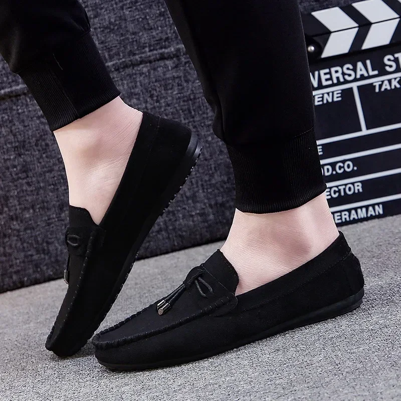 Men Casual Shoes Fashion Male Shoes Suede Soft Men Loafers Leisure Moccasins Slip On Men\'s Driving Shoes Black Red Man Lazy Shoe