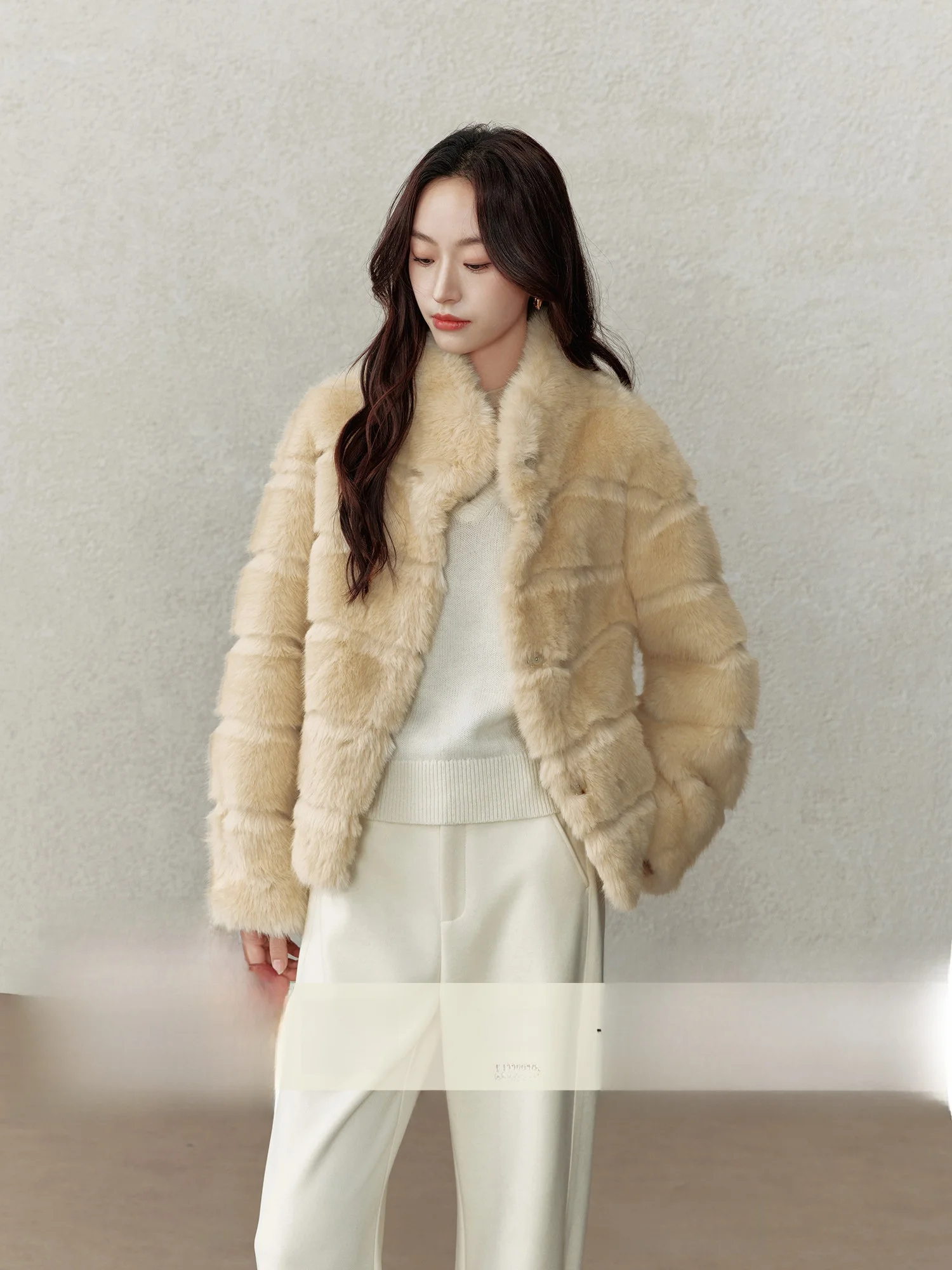 

Женское зимнее пальто/куртка из искусственной кожи с воротником-стойкой и отделкой из искусственного меха, в стиле ретро, премиум-класса, с эффектом цельной кожи, короткая верхняя одежда