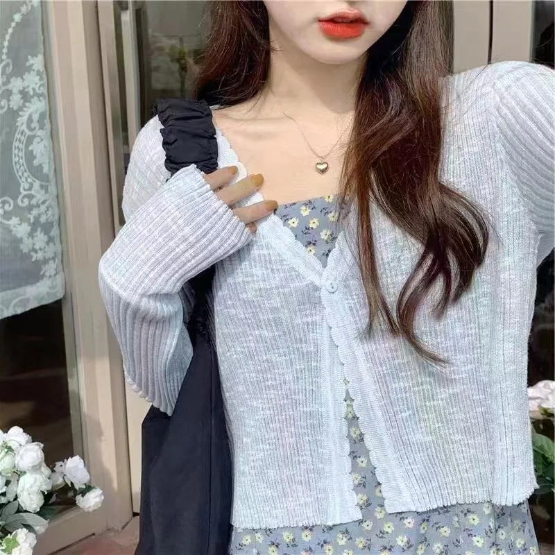 Knitted Sunscreen Jacket for Women's Summer 2024 New Short Air-conditioned Sweater with Thin V-neck Sweater Over The Shawl