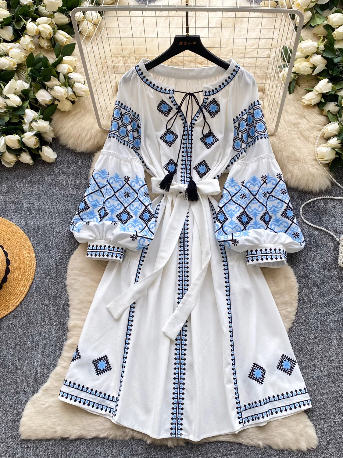 

Женское платье миди в корейском стиле с вышивкой, приталенное, с длинным рукавом, с поясом на талии, А-силуэт, универсальное, с эффектом стройности