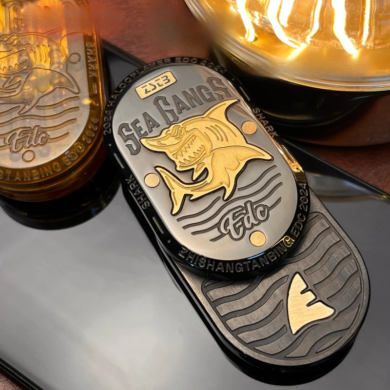 Sea Shark édition commémorative EDC poussée directe rotative Double couche mécanique métal doigt carte poussoir jouet de décompression