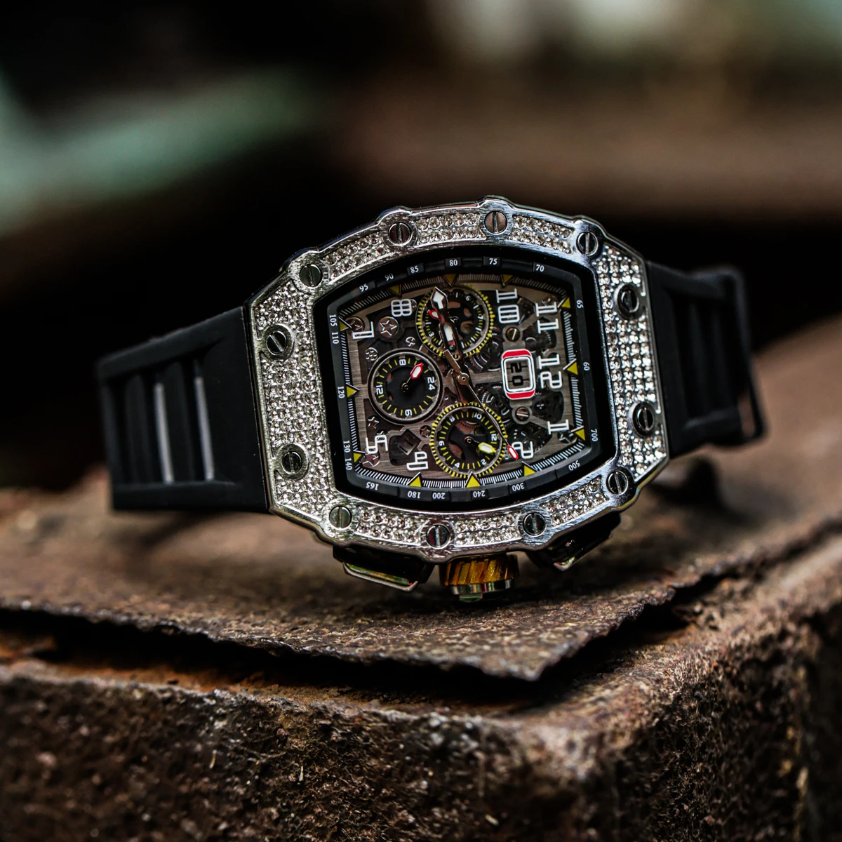 montre-automatique-pour-homme-cilosquare-barrel-avec-boitier-incruste-de-cristaux-cadran-squelette-chronographe-bracelet-en-caoutchouc-souple-montre-bracelet-a-quartz-hip-hop