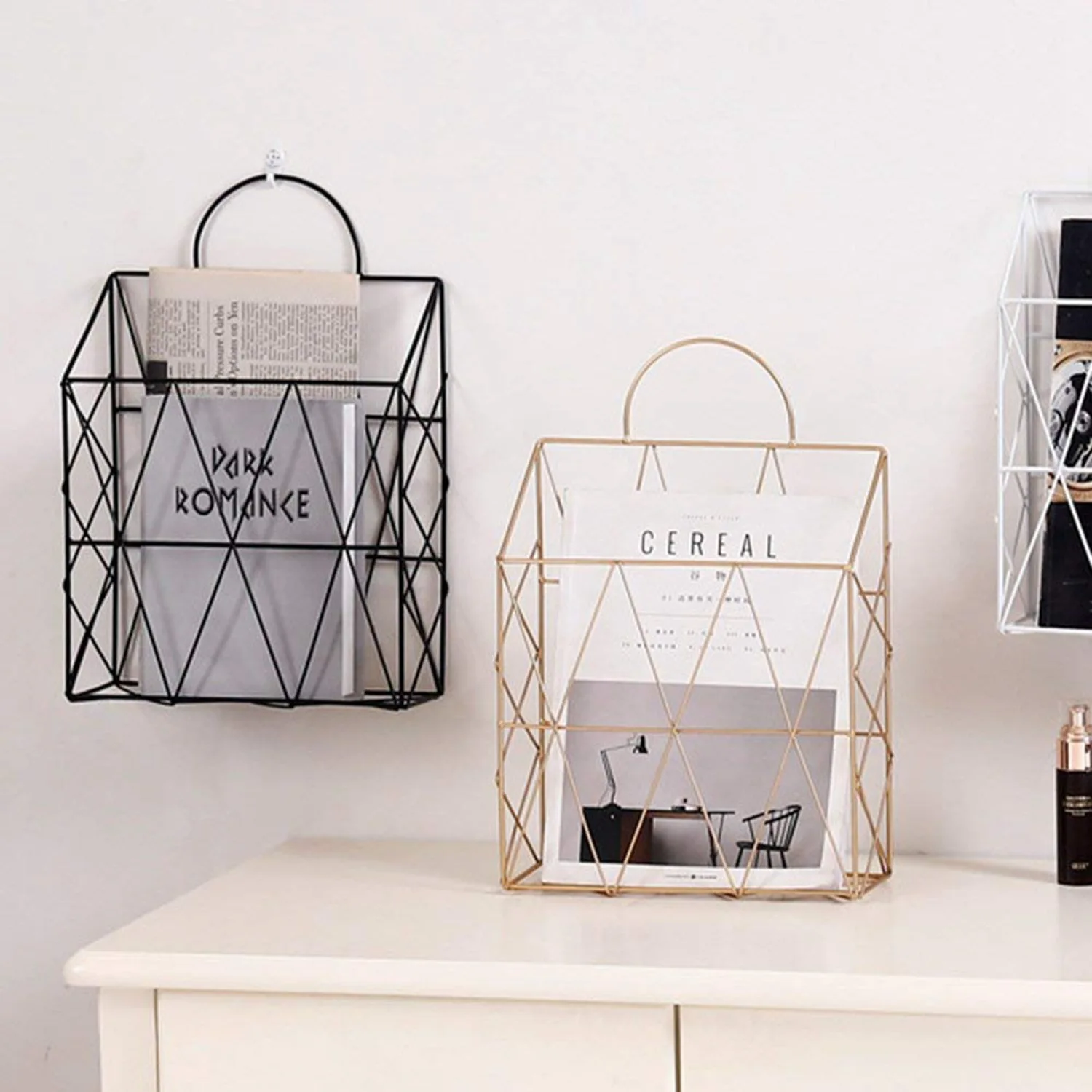 

A66F-2Pcs Magazine Holder Hanging Wall Mounted Newspaper Periodical Book Metal Shelf Storage - Gold & Black