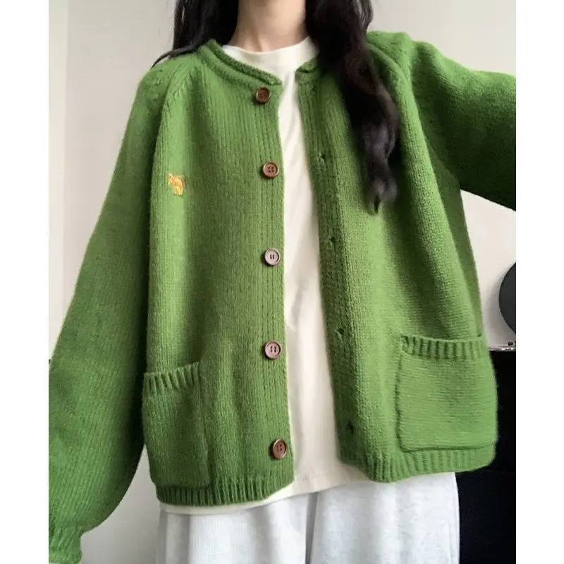 

Autumn Winter Women Green Sweaters Coats O-Neck Pockets Embroid Button Fashion Sweet Lazy Wind Long Sleeve Cardigan Knit Tops