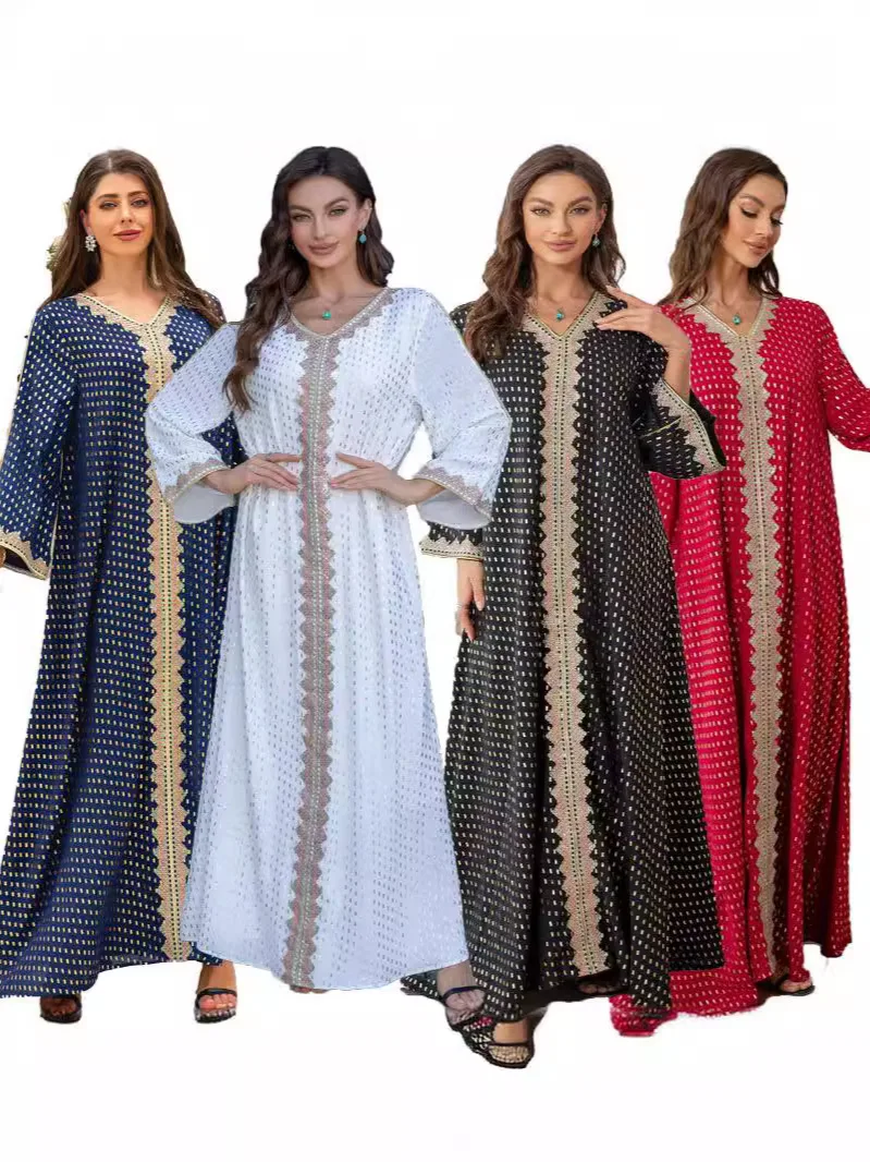 Muslim women's bronzing simple button lace robe slim fit Arabian Dubai robe