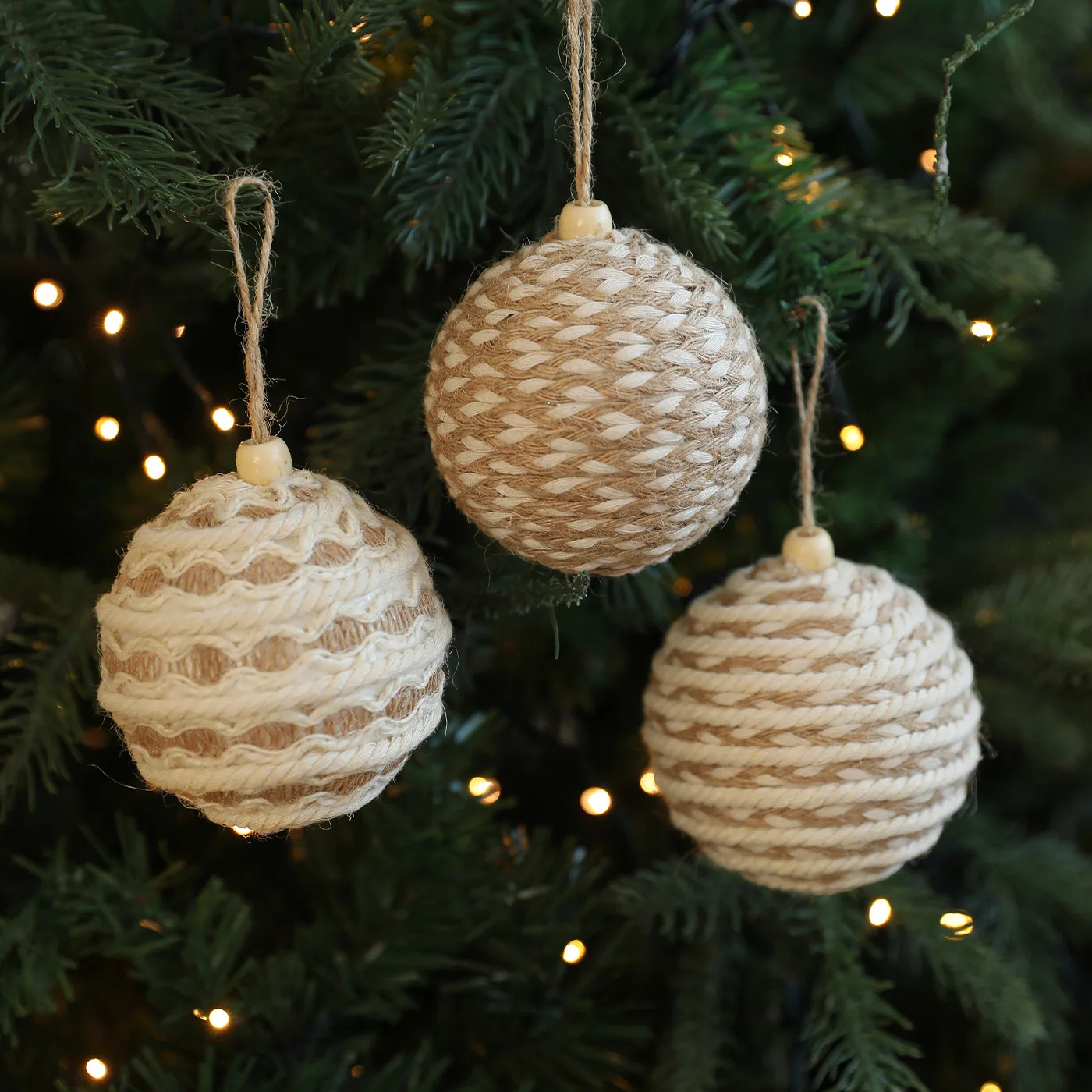 

2026 Christmas Tree Hanging Ball Sisal Twine Wrapped 8CM Jute Cotton Foam Xmas Tree Ornament Hanging Decor for Navidad Party