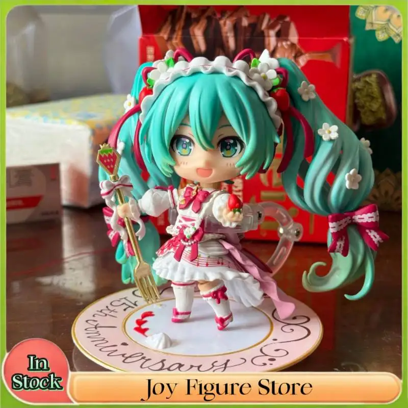 

In Stock 10cm #1939 Hatsune Miku Anime Figure 15th Anniversary Strawberry Miku Action Figure PVC Collection Model Doll Toys Gift