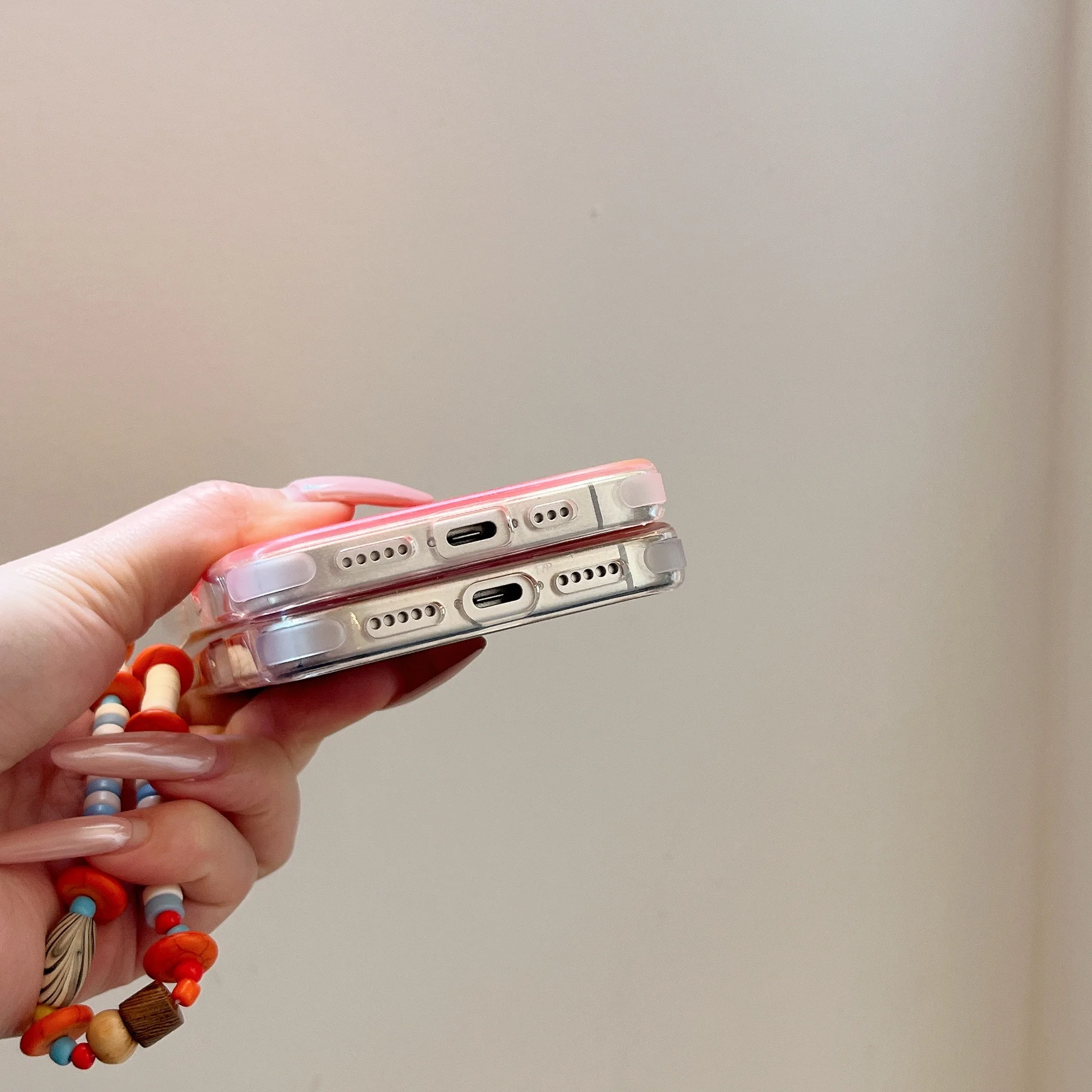 내구성 있는 레트로 그라데이션 사과 패턴 비즈 끈이 달린 아이폰 17 16 15 14 13 프로 맥스용 폰 케이스