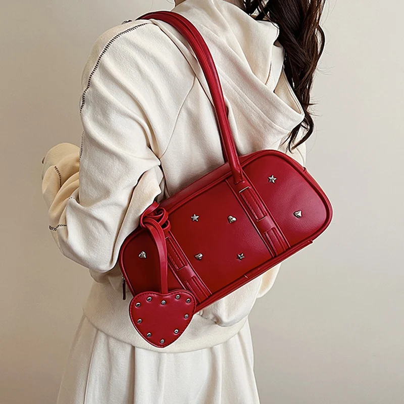 

Retro Rivet Red Underarm Bag for Women Heart Tassel PU One Shoulder Bags Luxury Designer Bridal Wedding Handbags Trend