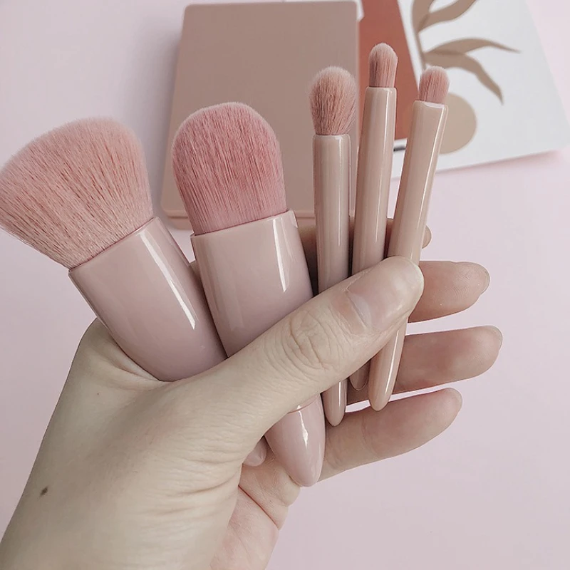 5-teiliges Beauty-Reise-Make-up-Pinsel-Set, Mini-Kosmetikpinsel-Kit mit kompletter Funktionalität, Etui mit Spiegel, Foundation-Pinsel