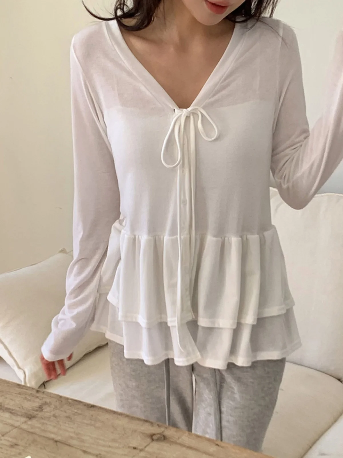 

Korean Sle Slim Fit Long Sve V-Ne T-irt Women's Base Layer Top Faionable Double Layer Hem Design Versatile Layerin...