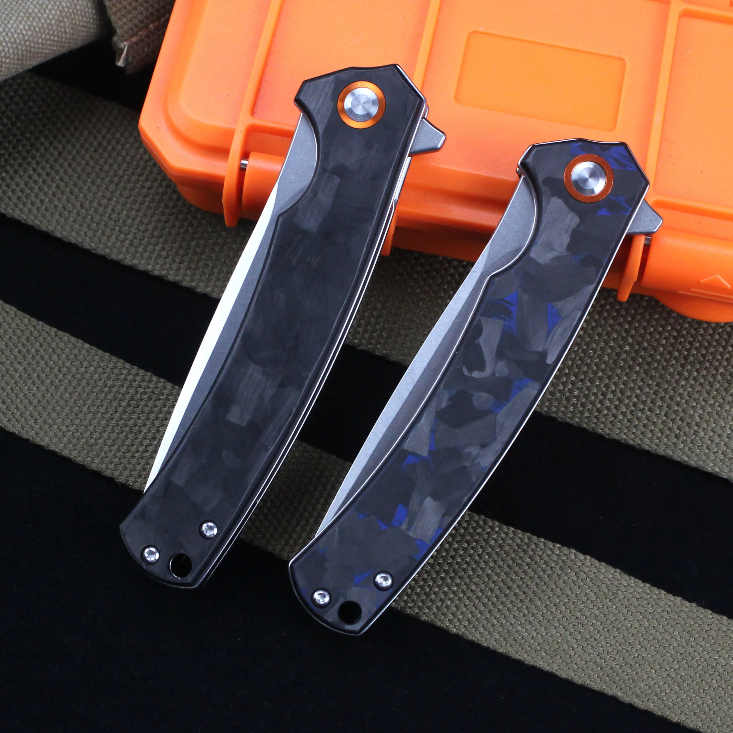 Pocket Folding Knife for military D2 Steel Blue carbon fiber Handle Utility Tools Camping Hunting Flipper Knives