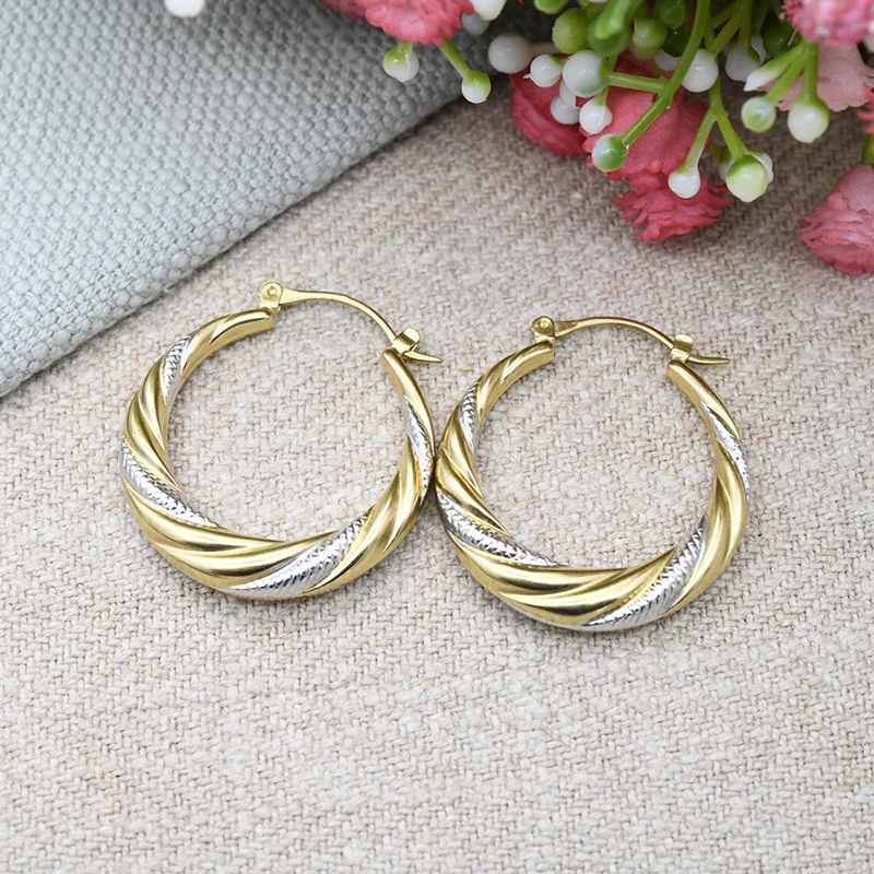 Huitan Luxury Attractive Hoop Earrings for Women Exquisite Trendy Ear Accessories for Party Swanking Bright Engagement Jewelry