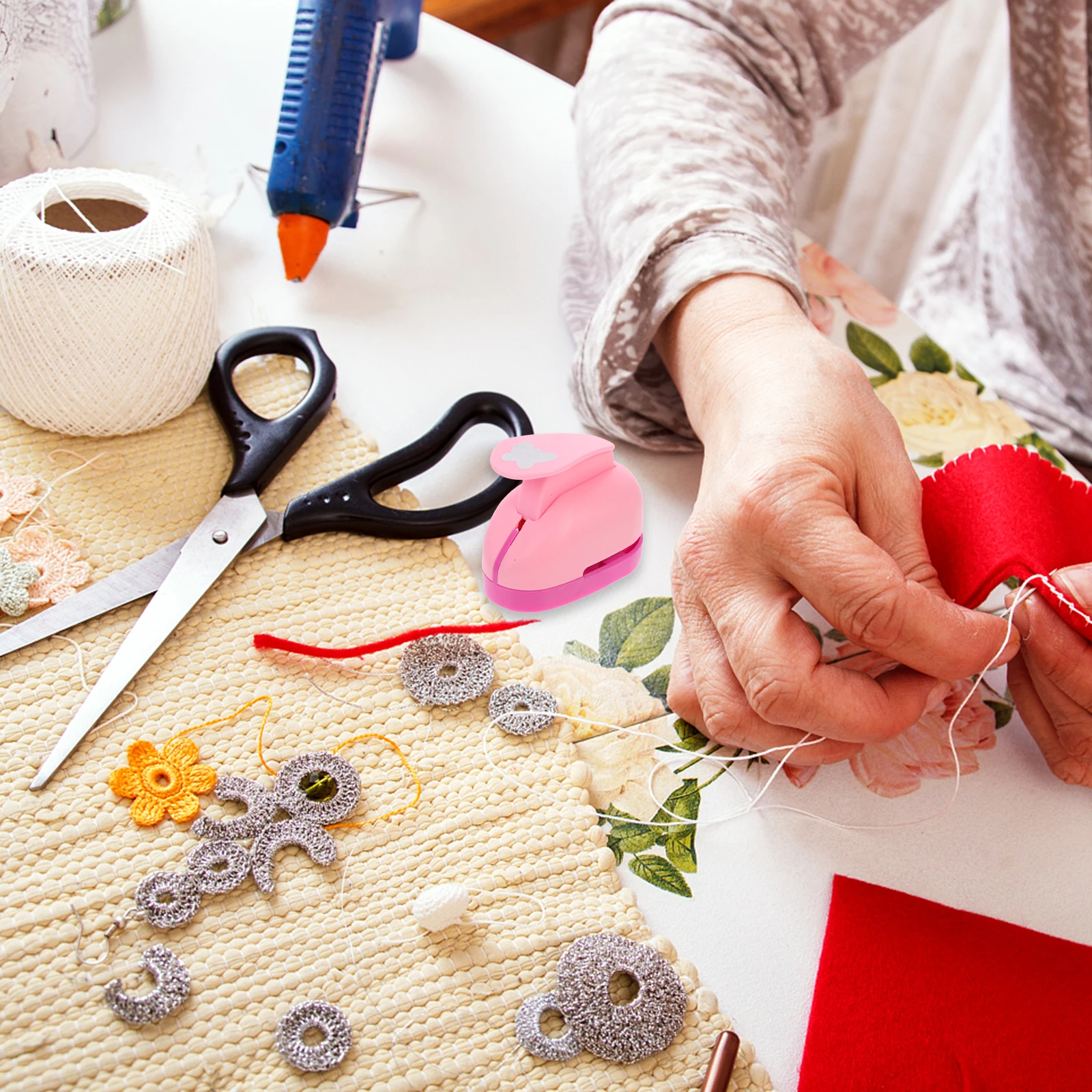 

Lovely Shape Diy Scrapbooking Craft Art Tool Paper Tag Hole Puncher For Homemade Cards Envelope Decoration Portable